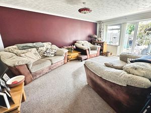 Pyfleet Close - click for photo gallery